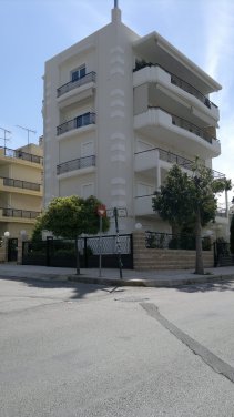 ΠΟΛΥΚΑΤΟΙΚΙΑ ΣΤΗΝ ΑΡΓΥΡΟΥΠΟΛΗ